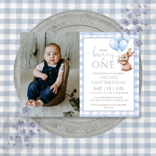 Convite Balões Azuis de Coelho Foto Aniversário de 1 Ano (Bunny Blue Balloons Photo 1st Birthday Party Invitation)