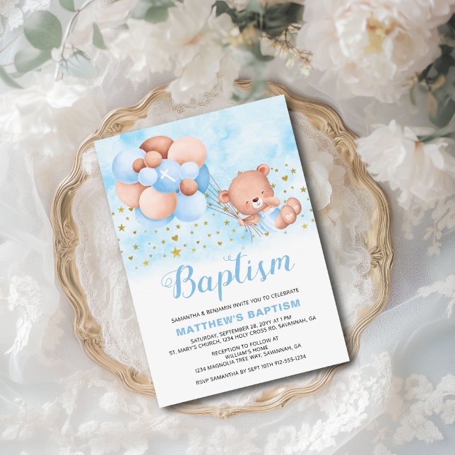 Convite Balões Azuis do Urso Teddy Dourados Estrelas Batis (This cute baptism invite for boys features an adorable teddy bear being whisked away by balloons.)