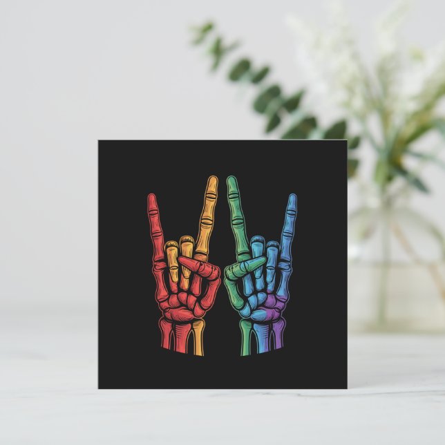 Convite Bandeira do Arco-íris LGBTQ Mão de Rocha Esqueleto (Em pé/Frente)