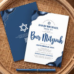 Convite Bar de código QR Mitzvah Marinho Blue Agate Script<br><div class="desc">Tenha orgulho, alegria e mostre este marco do seu Bar favorito Mitzvah! Enviar este convite de código QR legal, exclusivo, moderno e personalizado para um evento a lembrar. A tipografia do roteiro azul-marinho e Estrela de David sobrepõem um fundo branco simples com o agato azul de aço acentuado com veias...</div>