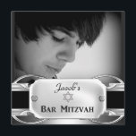 Convite Bar Mitzvah Black Silver Metal masculino<br><div class="desc">O bar Mitzvah Jewish Star Celebra o Elegante Black Silver Metal Boy Party,  Celebração. Personalize com seus próprios detalhes. Adicionar fotografia</div>