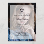 Convite Bar Mitzvah ou Bat Mitzvah| Sobrepor com foto<br><div class="desc">Este simples e elegante Bar ou cartão Bat Mitzvah apresenta sua foto pessoal na frente,  com uma camada central que contém todas as suas informações. O texto é facilmente personalizável para que você possa alterar o texto para o ajustado das suas necessidades.</div>