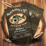 Convite Bass Fisheries Funny cantando aniversário<br><div class="desc">Engraçado Pescar Festa de aniversário temática com um Bass te dando boas vindas à festa com a canção de aniversário feliz! Fundo de pranchas de madeira esverdeada e escura. Maravilhoso para uma festa com um tema de aventura ao ar livre e desportivo em qualquer idade do gênero! Para fazer mais...</div>