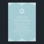 Convite Bat Mitzvah Azul Elegante<br><div class="desc">Este elegante convite formal de Bat Mitzvah apresenta uma Estrela branca de David, um design de renda branca decorativa ao longo de cima e de baixo, e um fundo azul. O convite unisex também poderia ser usado para uma celebração do Bar Mitzvah.</div>