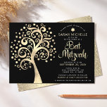 Convite Bat Mitzvah Black Gold Tree - Escritura da Vida<br><div class="desc">Tenha orgulho, alegria e mostre este marco do seu Bat Mitzvah favorito! Esta folha de ouro falso gráfica com estrela cintilante de David e "folhas" de ponto, juntamente com um roteiro de caligrafia em folha de ouro, tudo sobre um fundo preto rico, sofisticado, é o convite perfeito para esta ocasião...</div>