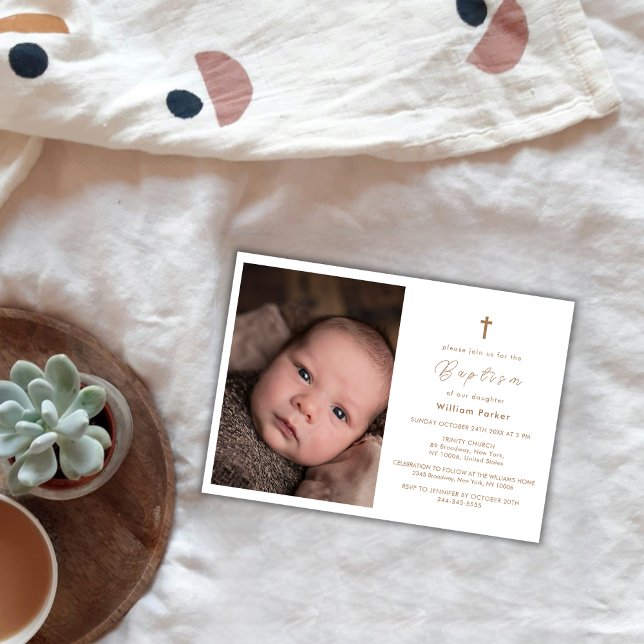 Convite Batismo com Foto do Bebê Dourado Elegante Moderno (Modern Elegant Gold Cross Baby Photo Baptism Invitation)