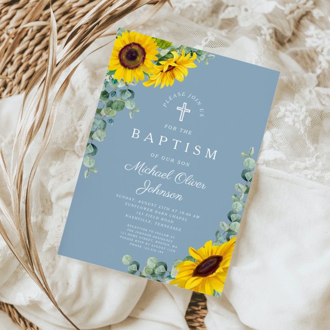 Convite Batismo da Cruz de Girassol Azul Elegante (Elegant Dusty Blue Sunflower Cross Baptism Invitation)