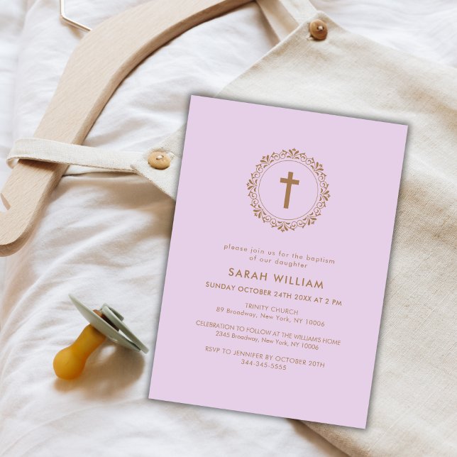 Convite Batismo da Cruz Vermelha Púrpura Elegante Clássica (Purple Elegant Classic Cross Wreath Baptism Invitation)