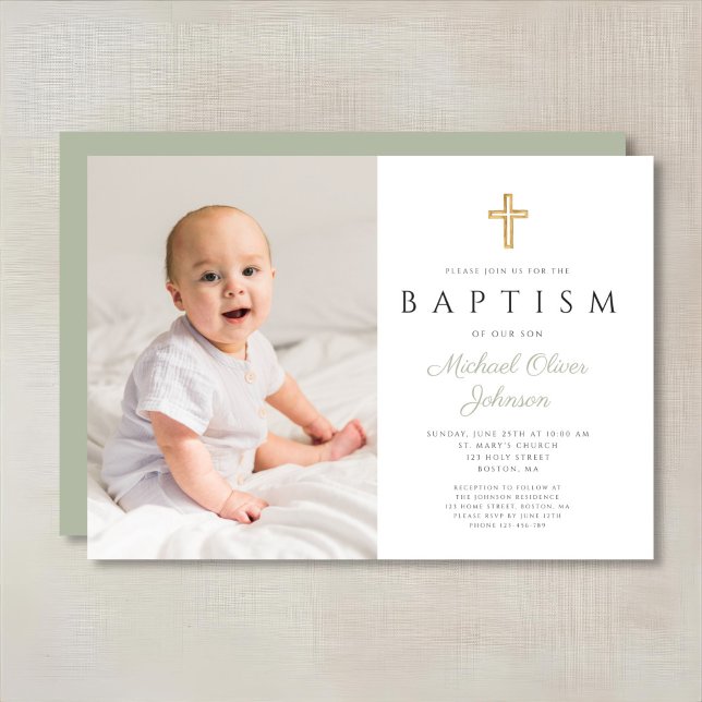 Convite Batismo Fotográfico de Menino Religioso Verde do S (Modern Sage Green Religious Boy Photo Baptism Invitation)