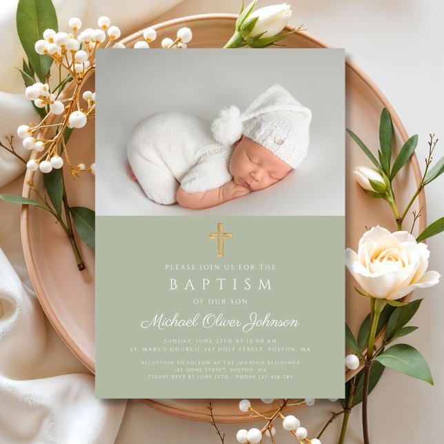 Convite Batismo religioso Verde Elegante (Sage Green Religious Cross Photo Baptism Invitation)