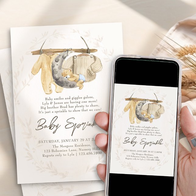 Convite Bebês Roupas Gênero Bebê Neutro (Gender Neutral Baby Sprinkle Invitation - from my Baby Clothes Baby Shower Collection)