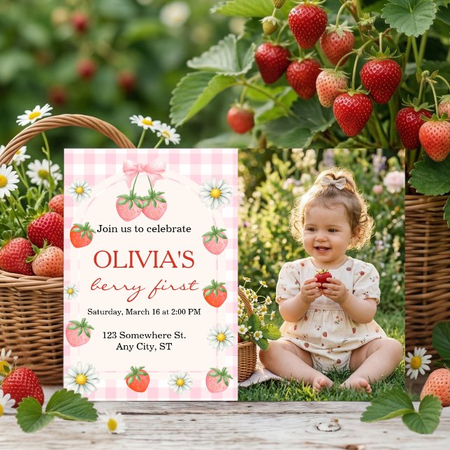 Convite Berry 1st Birthday Strawberry Photo Invitation (Berry 1st Birthday Strawberry Photo Invitation)