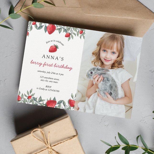 Convite Berry First Birthday | Foto de aniversário de mora (Criador carregado)
