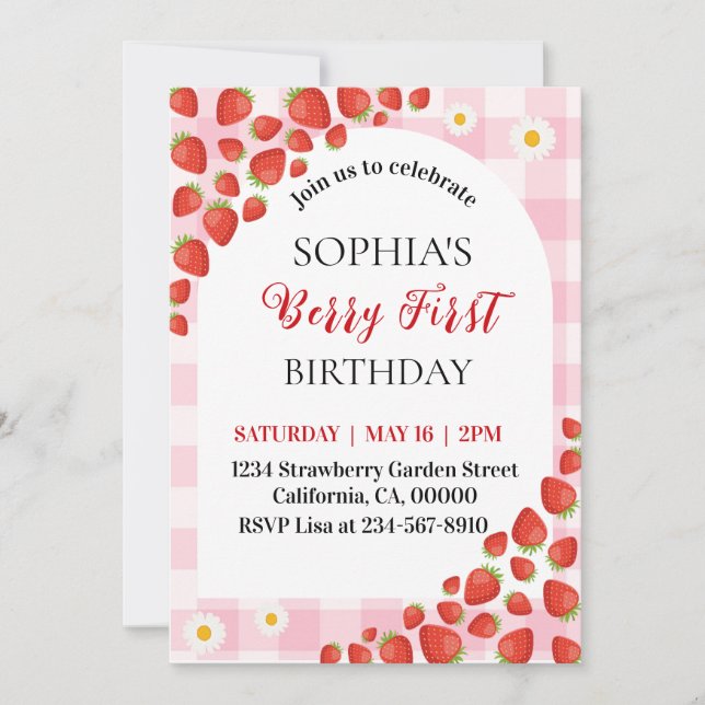 Convite Berry First Strawberry gingham birthday invitation (Frente)