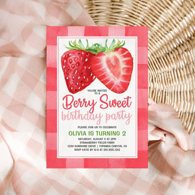 Convite Berry Sweet Strawberry Gingham Girls Aniversário (Criador carregado)