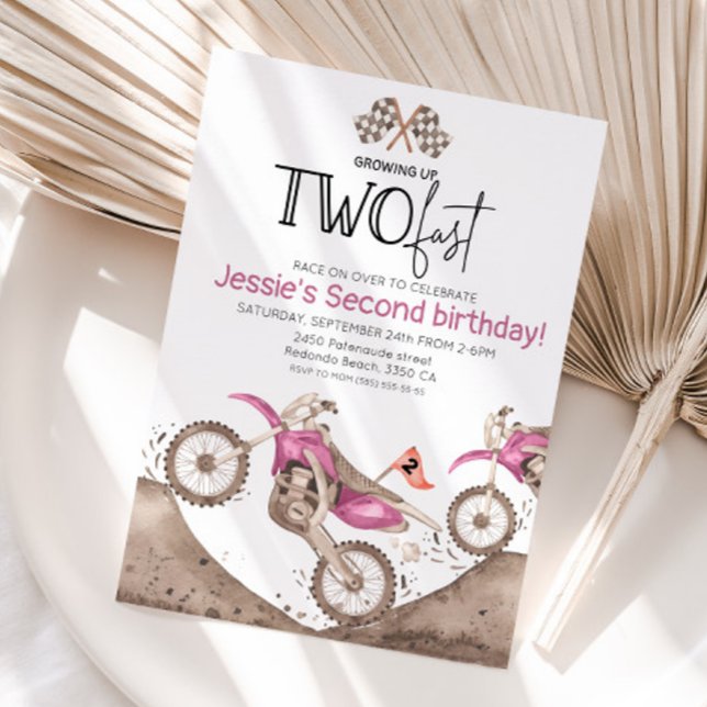 Convite Bicicleta de terra rosa - 2º aniversário - Crescen (pink dirt bike growing up two fast birthday invitation)