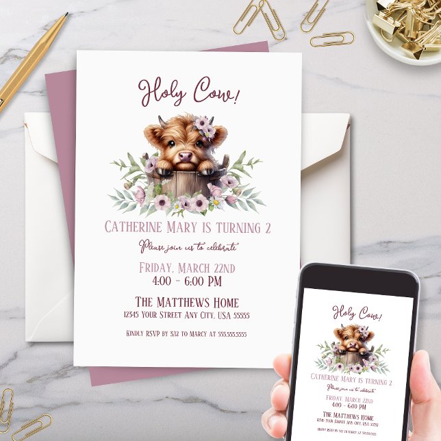 Convite Bicicleta Rosa-Rosa, Vaca, Cachorro-Cachorro, Aniv (Cute pink purple highland cow in farm animal wooden pail with floral greenery for kids birthday)