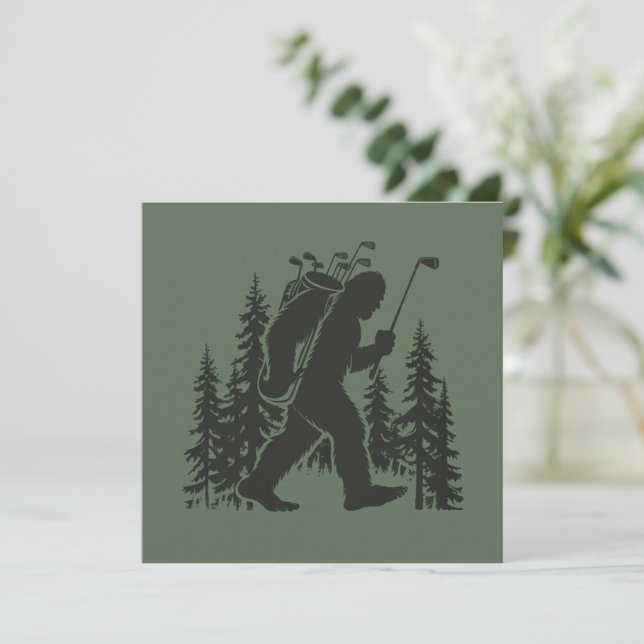 Convite Bigfoot Golfer Tree Funny Sasquatch Golfing Golf (Em pé/Frente)