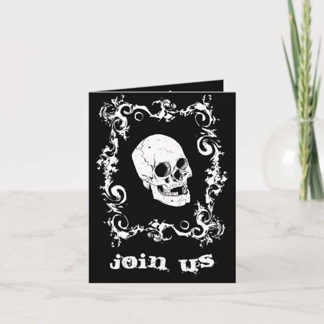 Convite Black and White Skull Halloween Party Invitation (Frente)