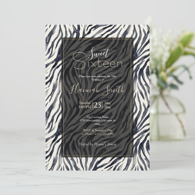 Convite Black and White Zebra Print Pattern Sweet Sixteen  (Em pé/Frente)