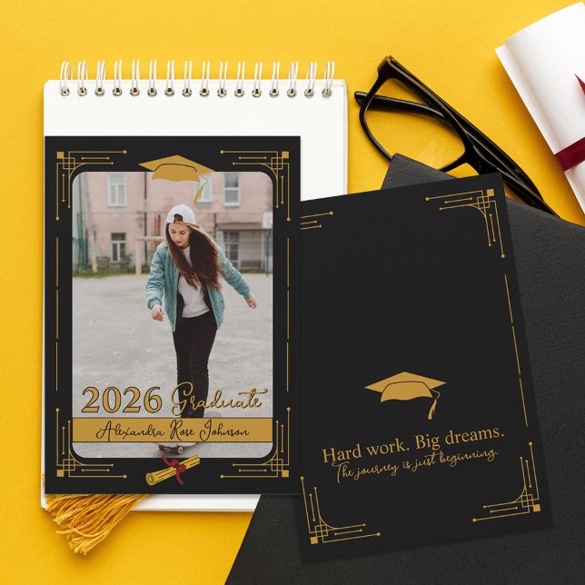Convite Black Gold Photo Class 2026 Graduate Announcement (Black Gold Photo Graduation Announcement Card | Class of 2026 High School Graduate Custom Name.)