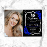 Convite Black Silver Royal Blue Foto 50º aniversário<br><div class="desc">Elegante convite de 50 anos florais com sua foto. Design azul real preto de vidro com prata brilhante. Apresenta rosas azuis de safira, fonte de script e confetti. Perfeito para uma festa de comemoração de na moda adulto. Personalize com seus próprios detalhes. Pode ser personalizado para qualquer idade! Impressos convites...</div>