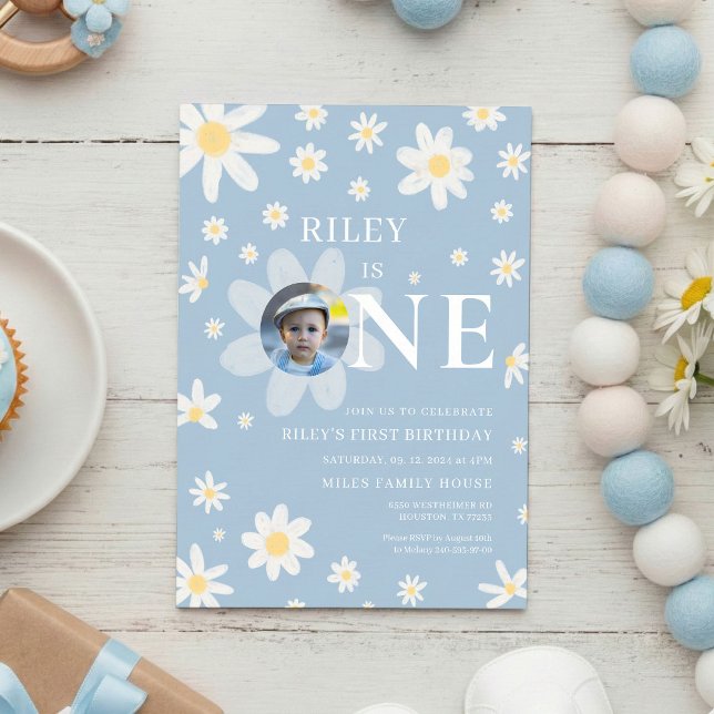 Convite Blue Daisy First 1st Birthday Photo invitation (Criador carregado)