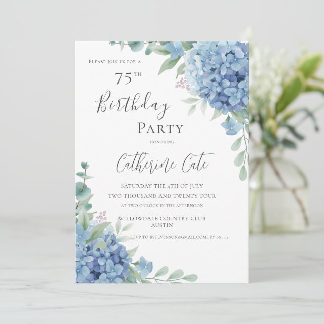 Convite Blue Hydrangea Floral Elegant 75th Birthday (Em pé/Frente)