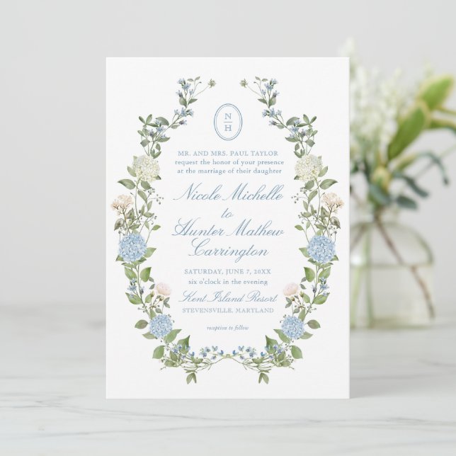 Convite Blue Hydrangea Monogram Crest Wedding Invitation (Em pé/Frente)