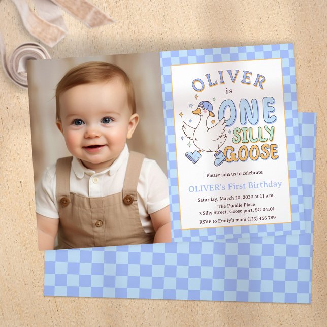 Convite Blue One Silly Goose - Boy 1st Birthday Photo (Blue One Silly Goose - Retro Boy First Birthday Photo Invitation.)