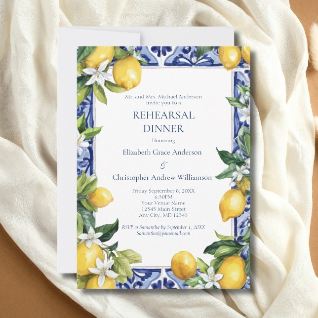 Convite Blue Yellow Lemons Mediterranean Rehearsal Dinner  (Blue White Tile, Mediterranean Lemons Wedding Rehearsal Dinner Invitation. Printed or Digital)
