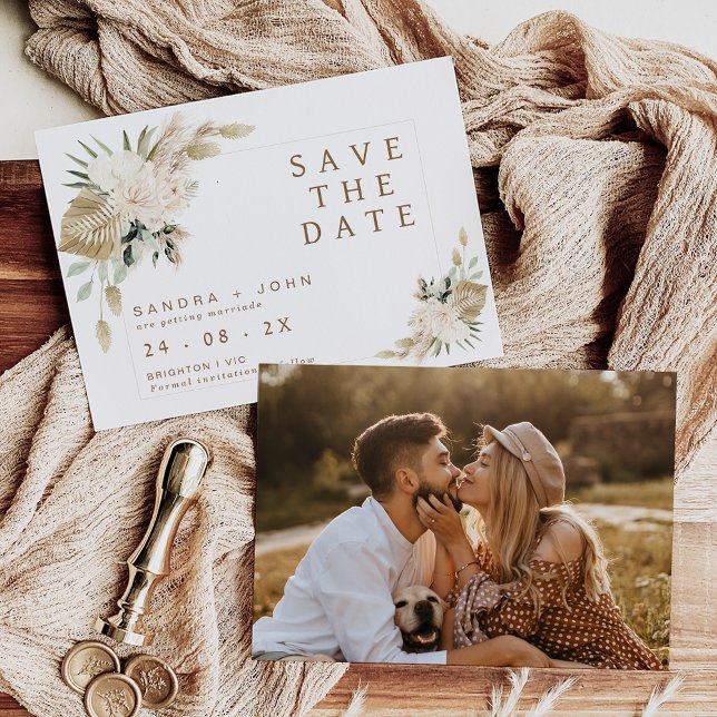 Convite Boho Beige Green Floral Salve A Placa Date (Boho beige floral wedding save the date featuring two floral arrangements and couple photo on back.)