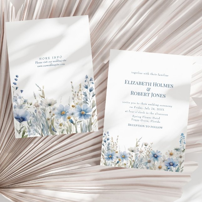 Convite Boho Blue Watercolor Florestas Prateadas (Boho Blue Watercolor Wildflowers Meadow Wedding Invitation on a sunny neutral dry palm leaf.)