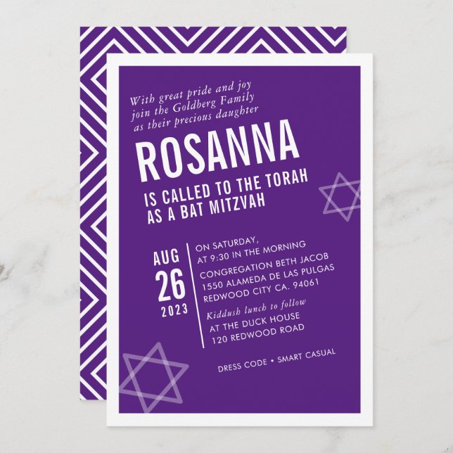 Convite BOLD BAT MITZVAH, branco roxo, de ângulo moderno s (Frente/Verso)