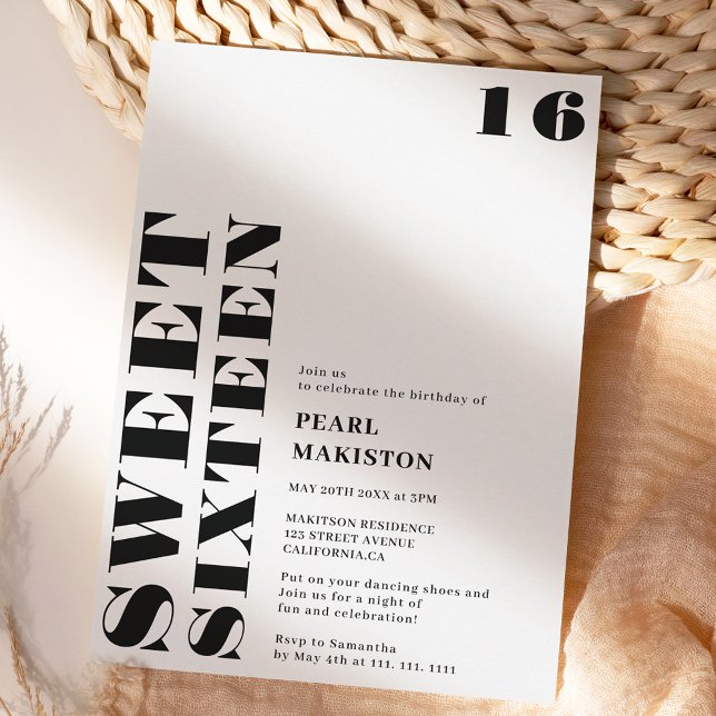 Convite Bold, preto, branco, doce, 16 anos (Bold simple black white sweet 16 birthday invitation)
