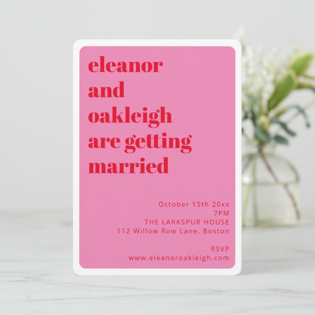 Convite Bold Typography Bright Pink Red Stylish Wedding (Em pé/Frente)