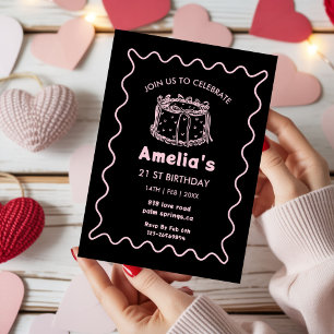 Convite Bolo de aniversário desenhado à mão ondulado rosa