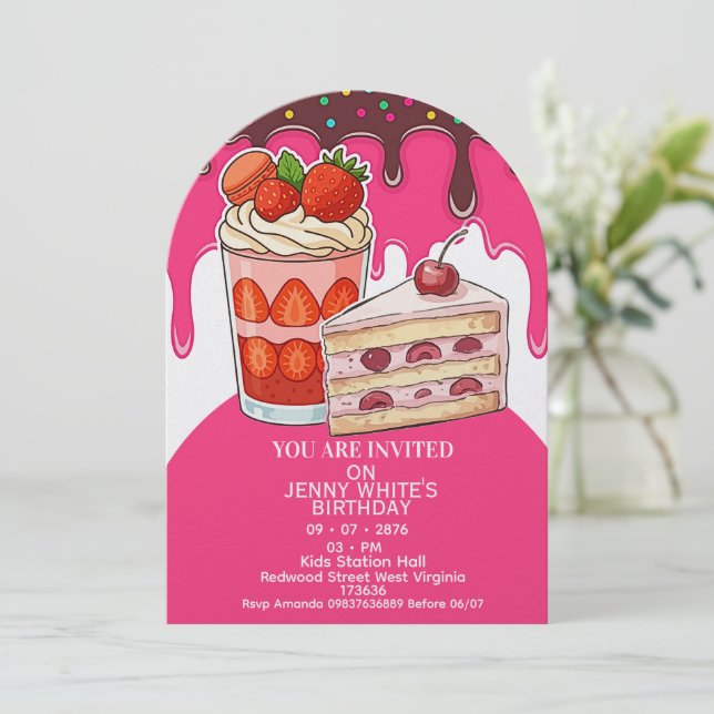 Convite Bolo de Morango Rosa Doce Tema Infantil (Em pé/Frente)
