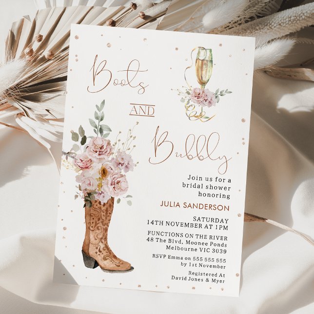 Convite Boot Floral Boot e Chá de panela Brunch (Chic floral boots and brunch bridal shower invitation with champagne glass and calligraphy text.)