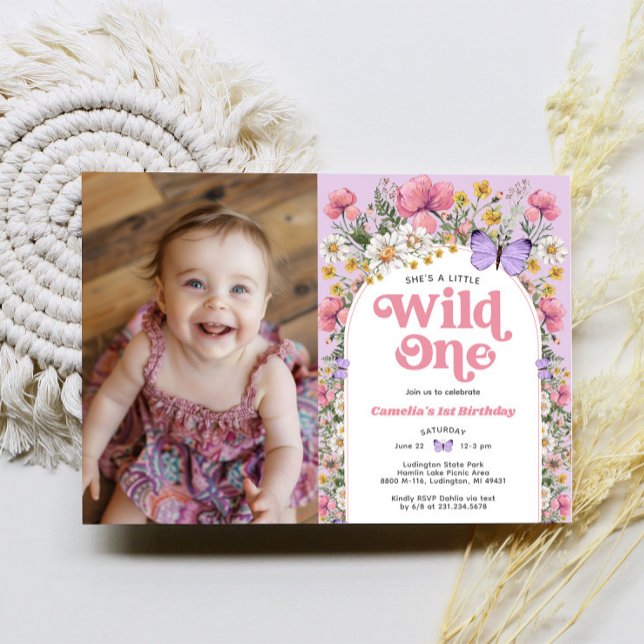 Convite Borboleta Foto de primeiro aniversario de flor sel (Butterfly Wildflower 1st Birthday Photo Invitation)