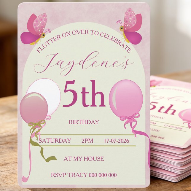 Convite Borboleta Rosa e Creme de 5 Anos (If you love butterflies, this is the card for you. Soft pink, festive balloons, and hand‑drawn style)