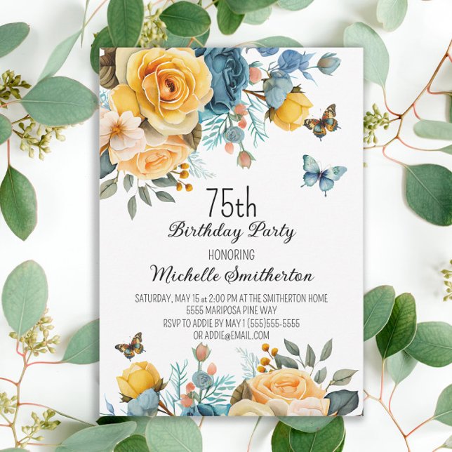 Convite Borboletas Rosas Azuis Amarelas 75.º aniversário (Mustard yellow and dusty blue floral 75th birthday party invitation for women.)