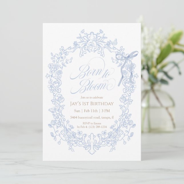 Convite Born to Bloom Blue Floral Birthday (Em pé/Frente)