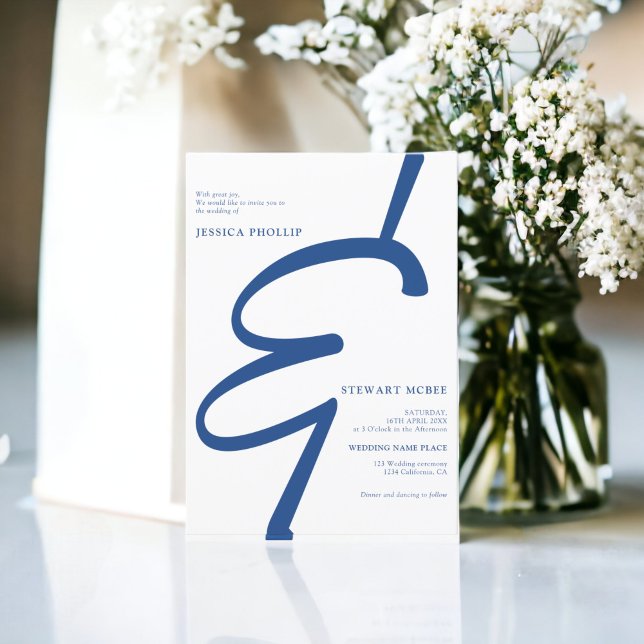 Convite Branca azul-escura, tudo em um casamento de caligr (Bold blue white all in one calligraphy wedding invitation)