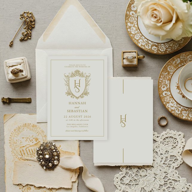 Convite Branco e Dourado Antiga Fortuna Brasão Antigo Casa (Old Money Vintage Wedding Invitation)