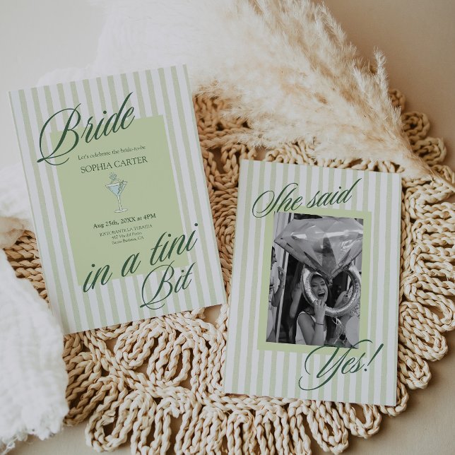 Convite Bride in a Tini Bit Bachelorette Party Invitation (Bride in a Tini Bit Bachelorette Party Invitation)