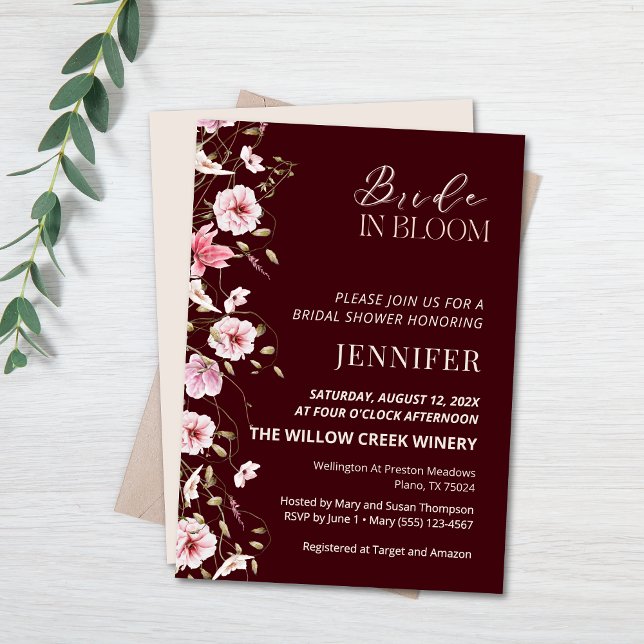 Convite Bride in Bloom Burgundy Floral Bridal Shower  (Criador carregado)