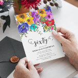 Convite Bright & Bold Florals 60º aniversário<br><div class="desc">Convites florais brilhantes e ousados de 60 anos que podem ser personalizados para qualquer idade. Design apresenta letras de escrita de caligrafia,  flores pintadas manualmente de aquarela com folhagem verde e um clássico modelo de aniversário elegante que é fácil de personalizar.</div>