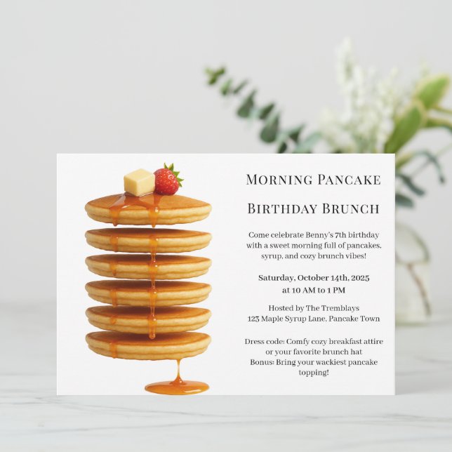 Convite Brunch de Aniversário de Panqueca Matinal | Fim de (Em pé/Frente)