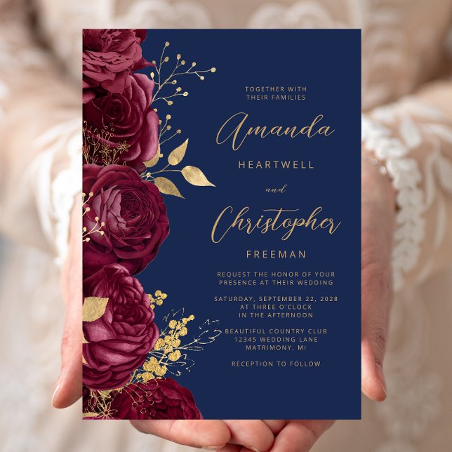 Convite Burgundy Floral Gold Script Navy Blue Wedding (Criador carregado)